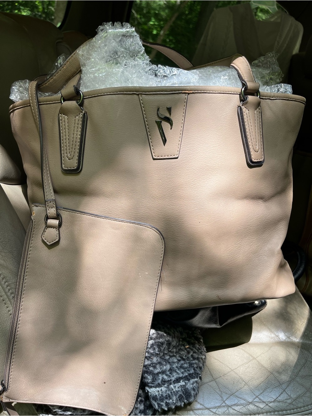 Structured Beige Leather Tote with Wristlet - Unbranded. Simply Vera Wang